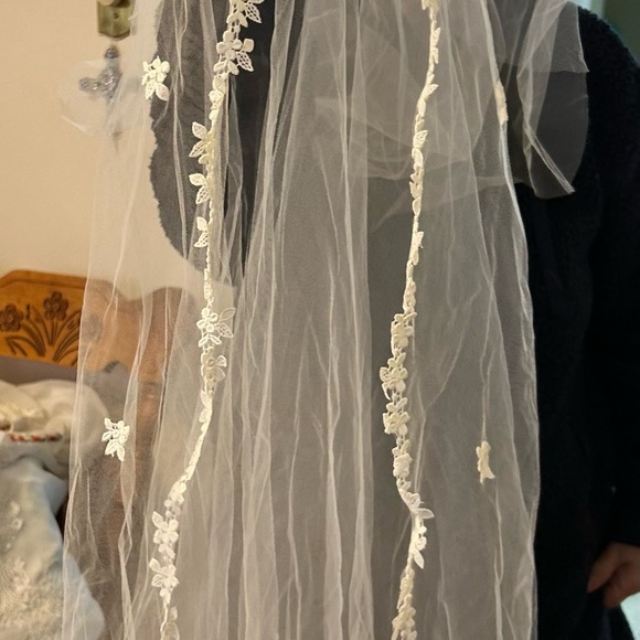 Vintage Wedding Dress - Picture 3 of 9